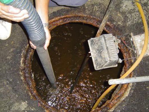 察哈尔右翼后隔油池清理